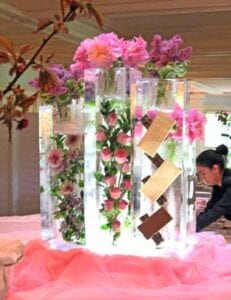 Custom-Flower-Vases Ice Sculpture